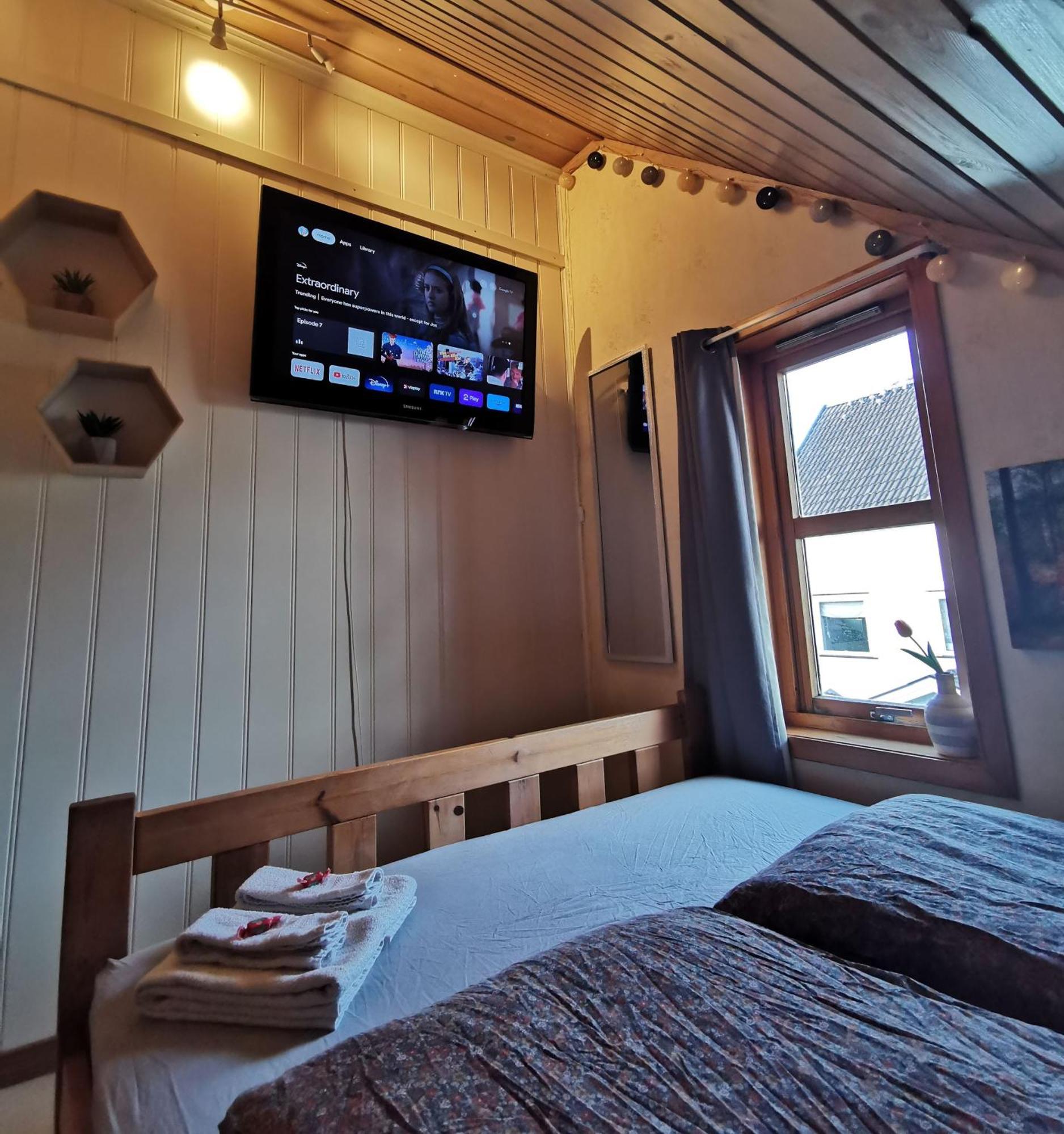 Mikael'S Bed & Spa ซานเดฟยอร์ด ภายนอก รูปภาพ
